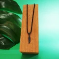 Naszyjnik ze stali czarny pióro symbol box 2,5 mm