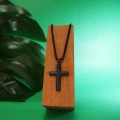 Naszyjnik ze stali wisior krzyż duży czarny box 3 mm