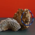 Bransoletka z koralików szklanych niebieska gradient stal szlachetna złota