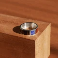 Pierścionek INLAY extra large inkrustowany drewno heban kamień lapis lazuli srebro